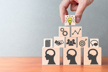 怎么知道自己适合暖色系唇色(如何知道自己适合暖色调还是冷色调)